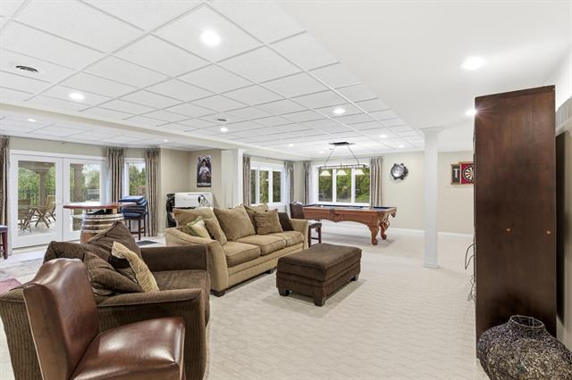 Builiding view fifty seven for 5520 Whitehall, Rochester, MI. 48306