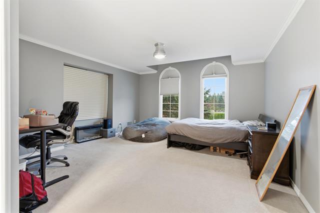 Builiding view forty four for 5520 Whitehall, Rochester, MI. 48306