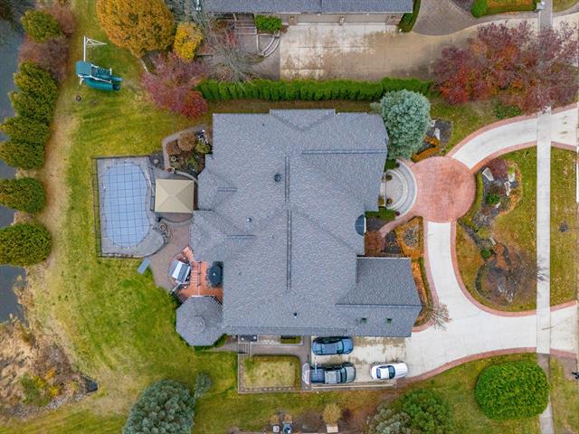 Builiding view ninety five for 5520 Whitehall, Rochester, MI. 48306