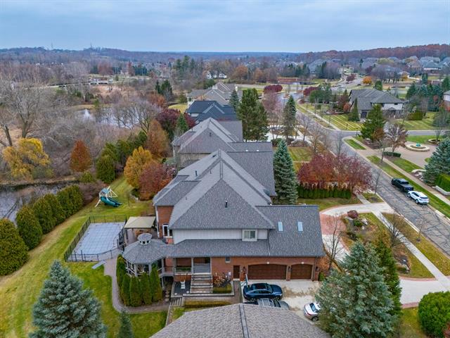 Builiding view ninety for 5520 Whitehall, Rochester, MI. 48306