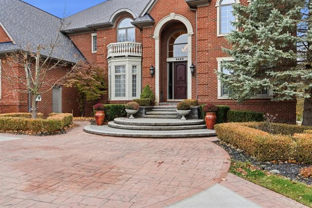 Builiding view seven for 5520 Whitehall, Rochester, MI. 48306