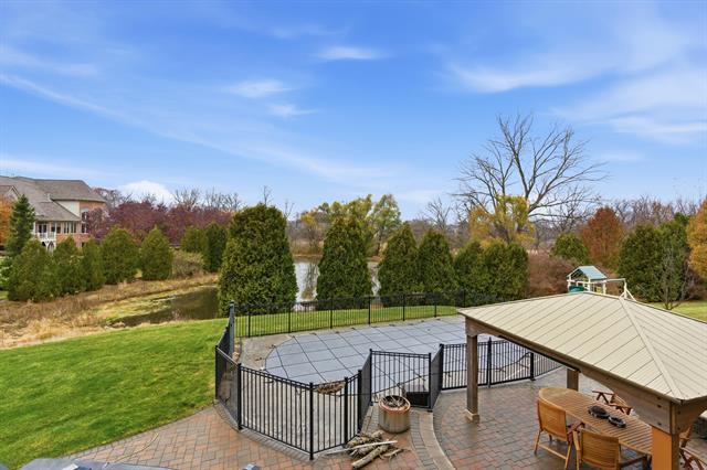 Builiding view seventy four for 5520 Whitehall, Rochester, MI. 48306