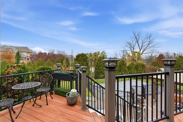 Builiding view seventy three for 5520 Whitehall, Rochester, MI. 48306