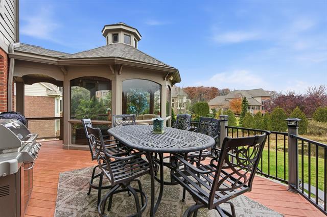 Builiding view seventy for 5520 Whitehall, Rochester, MI. 48306