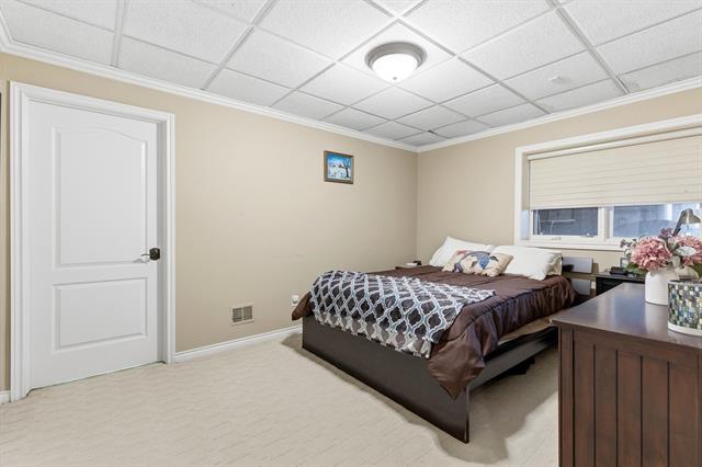 Builiding view sixty six for 5520 Whitehall, Rochester, MI. 48306