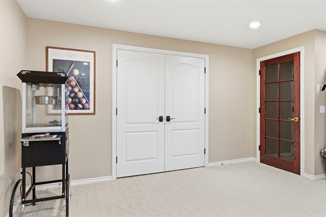 Builiding view sixty two for 5520 Whitehall, Rochester, MI. 48306