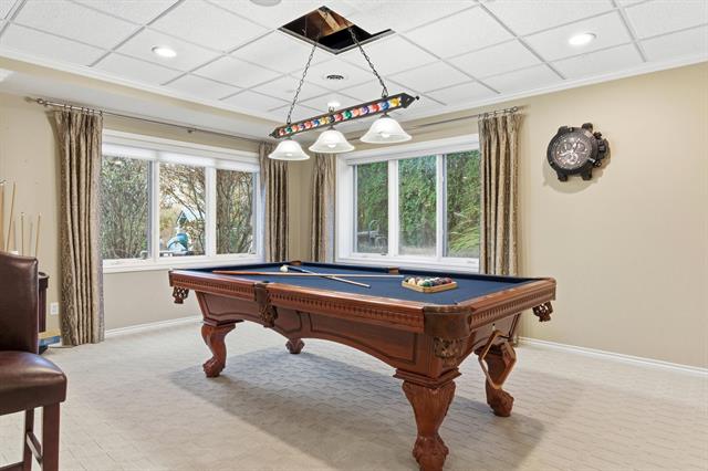 Builiding view sixty for 5520 Whitehall, Rochester, MI. 48306