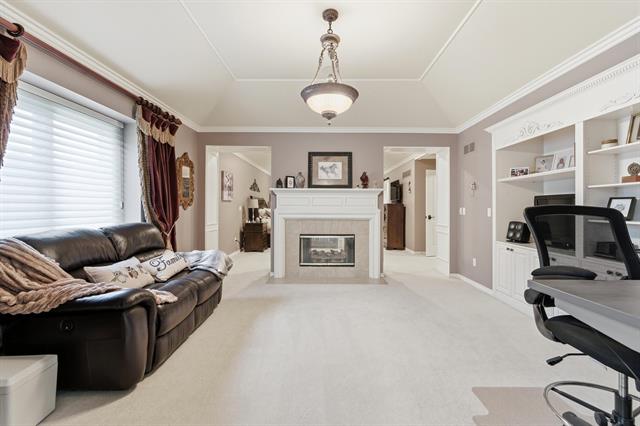 Builiding view thirty seven for 5520 Whitehall, Rochester, MI. 48306