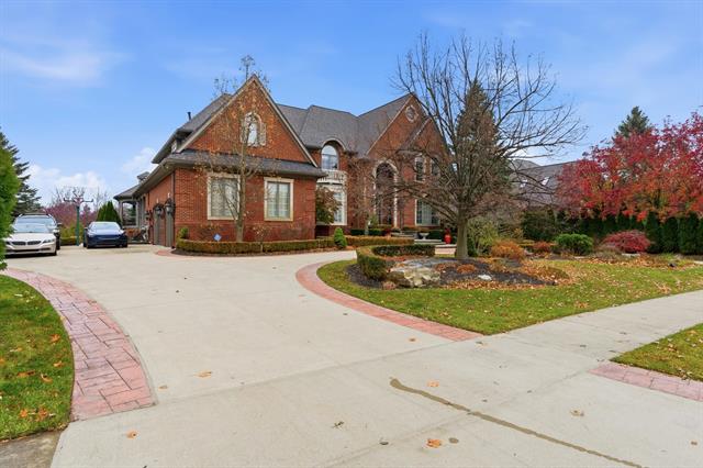 Builiding view three for 5520 Whitehall, Rochester, MI. 48306