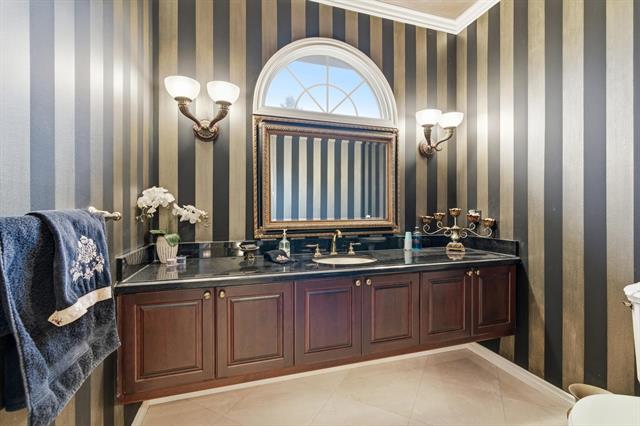 Builiding view twenty eight for 5520 Whitehall, Rochester, MI. 48306