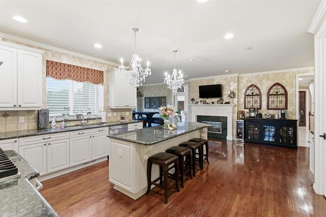 Builiding view twenty five for 5520 Whitehall, Rochester, MI. 48306