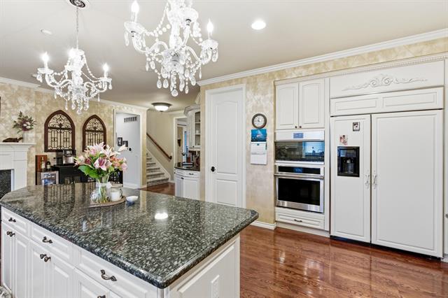 Builiding view twenty seven for 5520 Whitehall, Rochester, MI. 48306