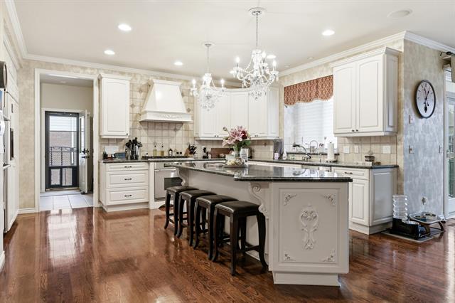 Builiding view twenty for 5520 Whitehall, Rochester, MI. 48306