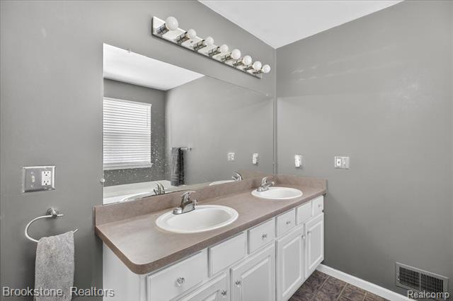 Builiding view seventeen for 4954 Spring Meadow, Clarkston, MI. 48348