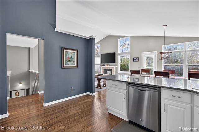 Builiding view thirteen for 4954 Spring Meadow, Clarkston, MI. 48348