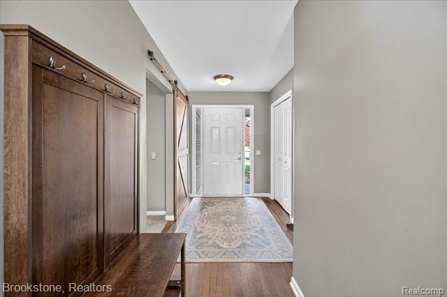 Builiding view two for 4954 Spring Meadow, Clarkston, MI. 48348