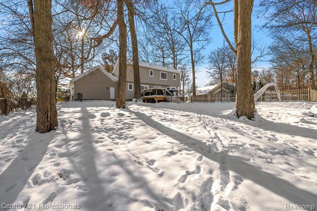 Builiding view fifty six for 5945 Snow Apple, Clarkston, MI. 48346