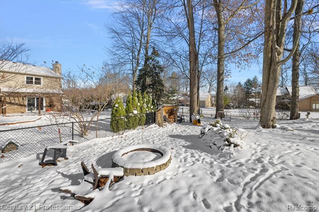 Builiding view fifty three for 5945 Snow Apple, Clarkston, MI. 48346