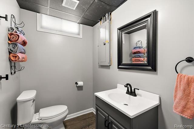 Builiding view forty seven for 5945 Snow Apple, Clarkston, MI. 48346