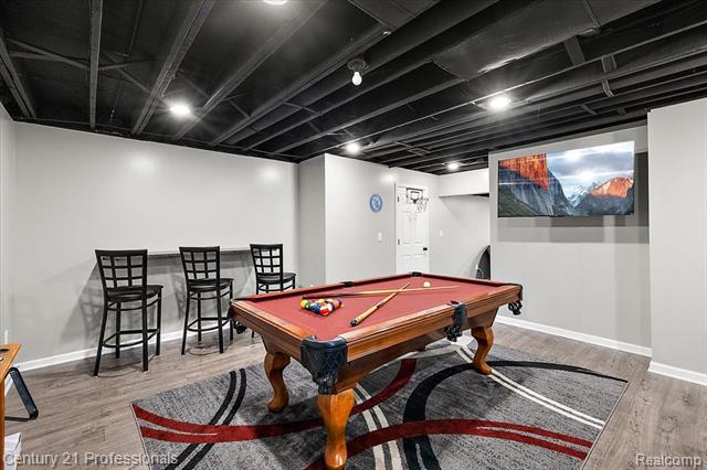 Builiding view forty for 5945 Snow Apple, Clarkston, MI. 48346