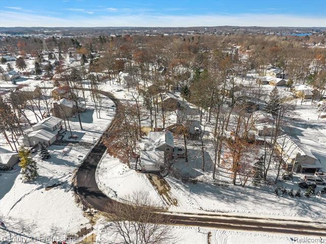 Builiding view sixty four for 5945 Snow Apple, Clarkston, MI. 48346