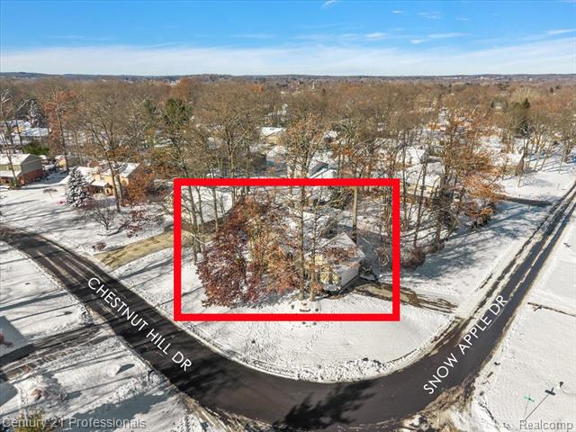 Builiding view sixty three for 5945 Snow Apple, Clarkston, MI. 48346