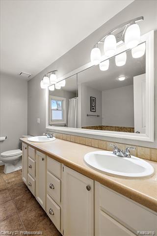 Builiding view thirty six for 5945 Snow Apple, Clarkston, MI. 48346