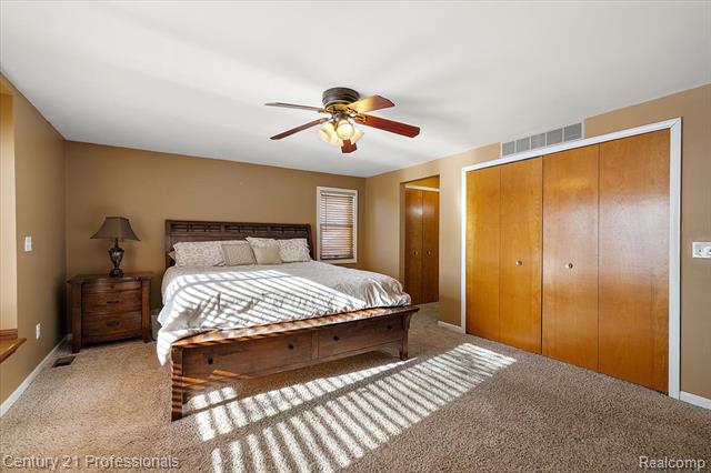 Builiding view thirty three for 5945 Snow Apple, Clarkston, MI. 48346