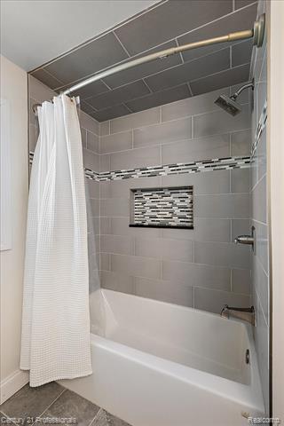 Builiding view twenty eight for 5945 Snow Apple, Clarkston, MI. 48346