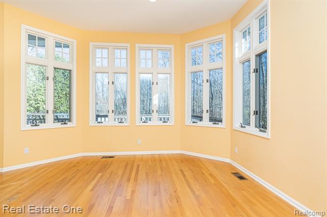 Builiding view eleven for 5181 Stonehenge, Rochester, MI. 48306