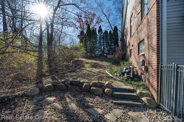 Builiding view fifty one for 5181 Stonehenge, Rochester, MI. 48306