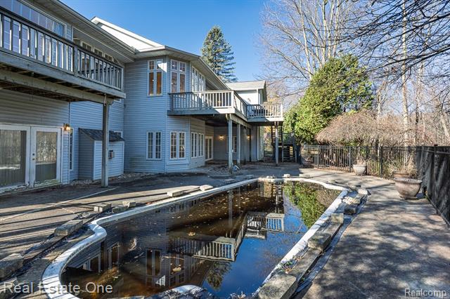 Builiding view fifty seven for 5181 Stonehenge, Rochester, MI. 48306