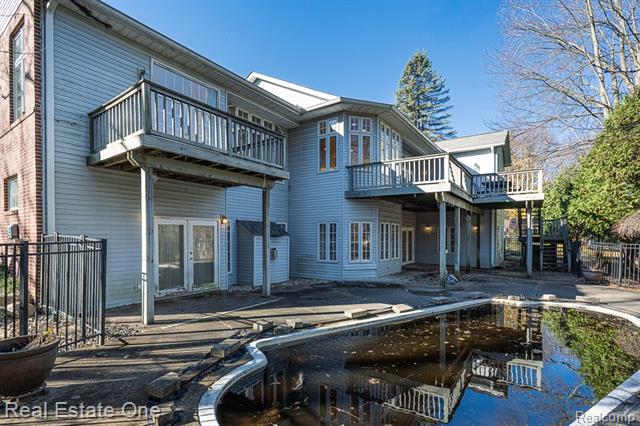 Builiding view fifty six for 5181 Stonehenge, Rochester, MI. 48306