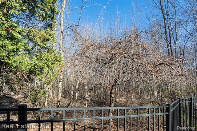 Builiding view fifty three for 5181 Stonehenge, Rochester, MI. 48306