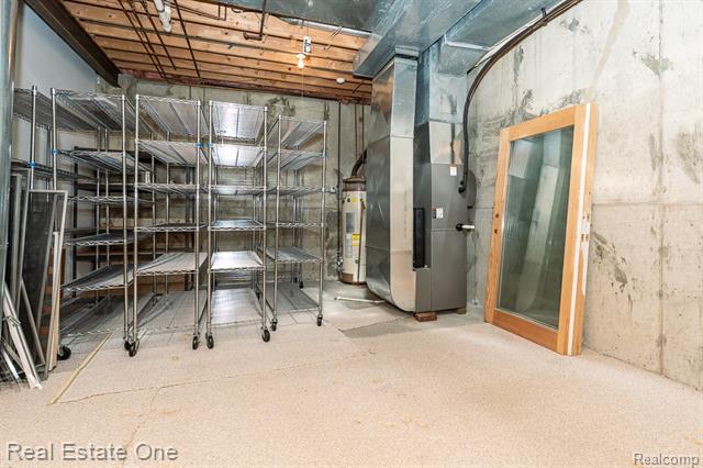 Builiding view forty nine for 5181 Stonehenge, Rochester, MI. 48306