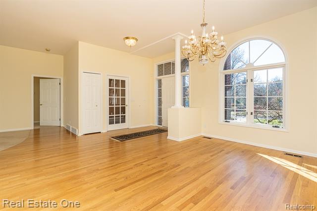 Builiding view six for 5181 Stonehenge, Rochester, MI. 48306