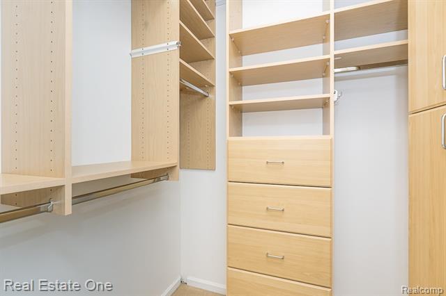 Builiding view twenty nine for 5181 Stonehenge, Rochester, MI. 48306