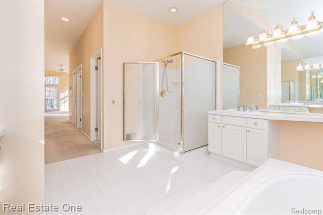 Builiding view twenty seven for 5181 Stonehenge, Rochester, MI. 48306