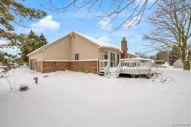 Builiding view thirty three for 249 E Silverbell, Lake Orion, MI. 48360