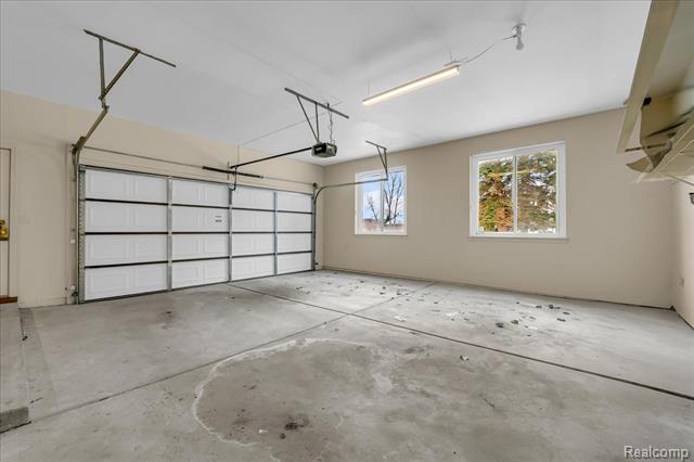 Builiding view twenty nine for 249 E Silverbell, Lake Orion, MI. 48360