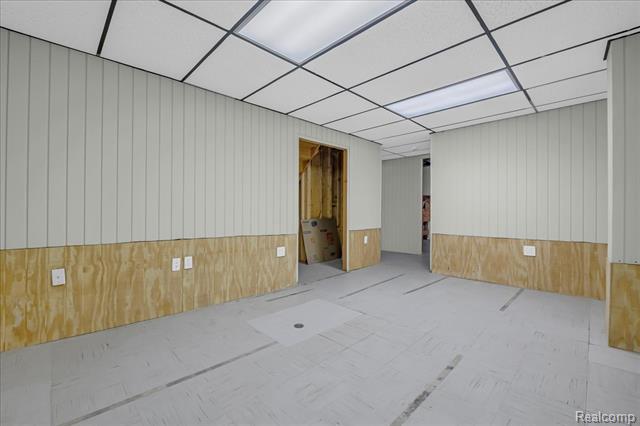 Builiding view twenty seven for 249 E Silverbell, Lake Orion, MI. 48360