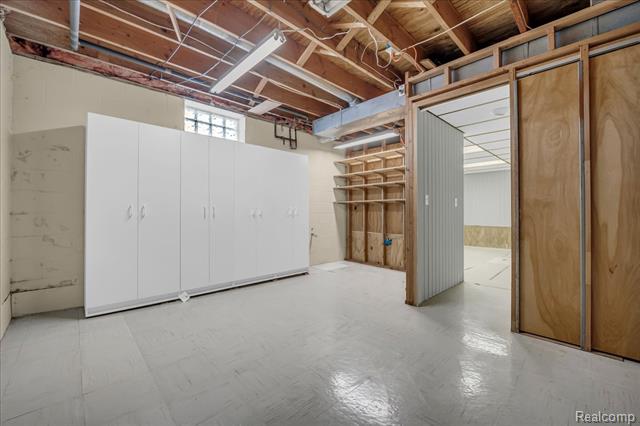 Builiding view twenty six for 249 E Silverbell, Lake Orion, MI. 48360