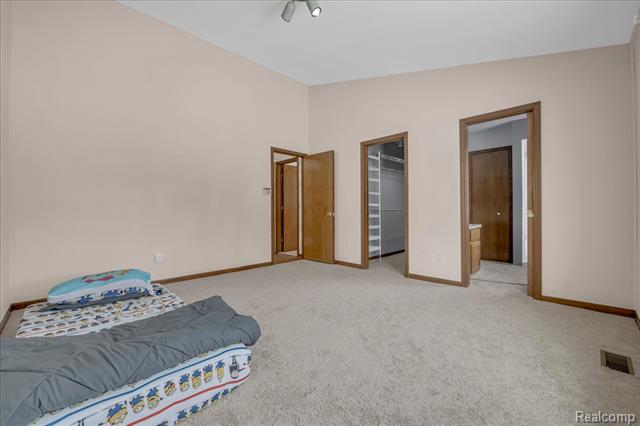 Builiding view twenty two for 249 E Silverbell, Lake Orion, MI. 48360