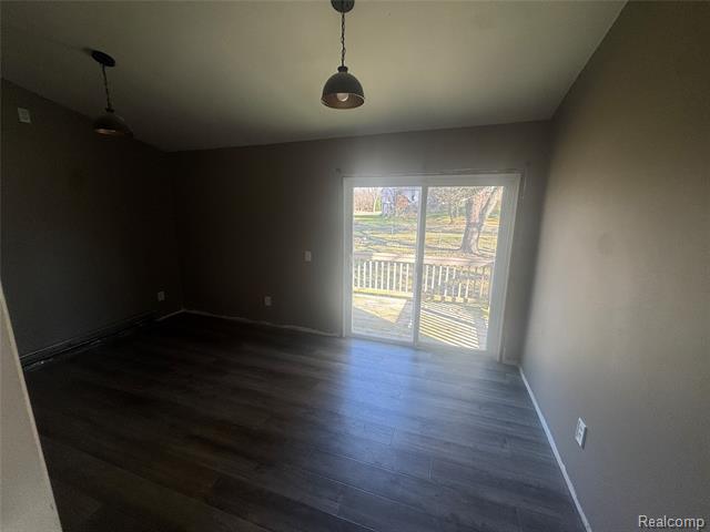 Builiding view eleven for 1460 W Silverbell, Lake Orion, MI. 48359