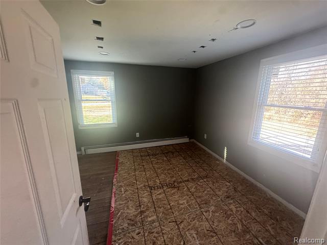 Builiding view nineteen for 1460 W Silverbell, Lake Orion, MI. 48359