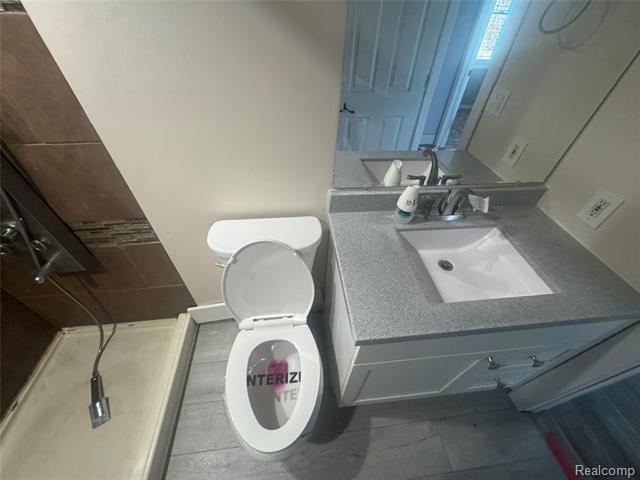 Builiding view seventeen for 1460 W Silverbell, Lake Orion, MI. 48359