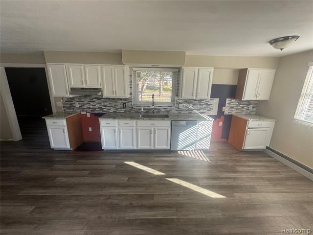 Builiding view six for 1460 W Silverbell, Lake Orion, MI. 48359