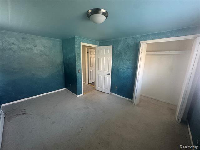 Builiding view thirty five for 1460 W Silverbell, Lake Orion, MI. 48359