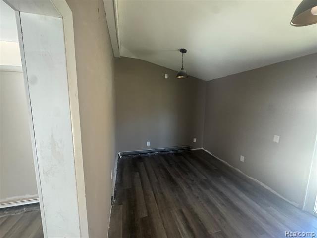 Builiding view twelve for 1460 W Silverbell, Lake Orion, MI. 48359