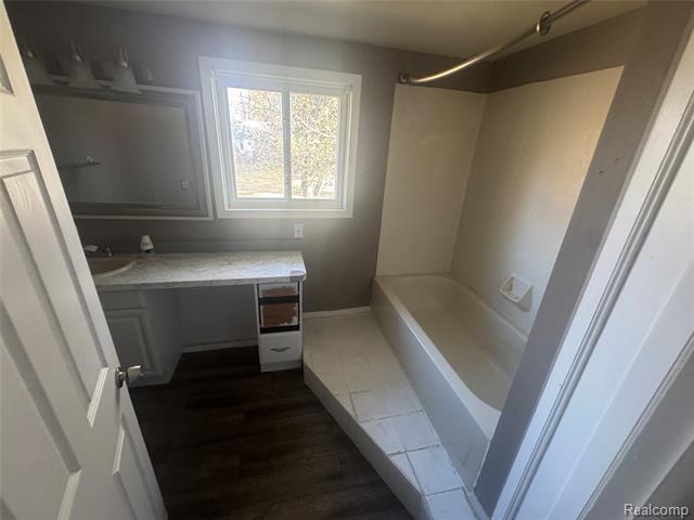 Builiding view twenty eight for 1460 W Silverbell, Lake Orion, MI. 48359